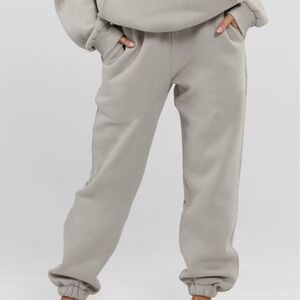 Comfrt Travel Essential Sweatpants